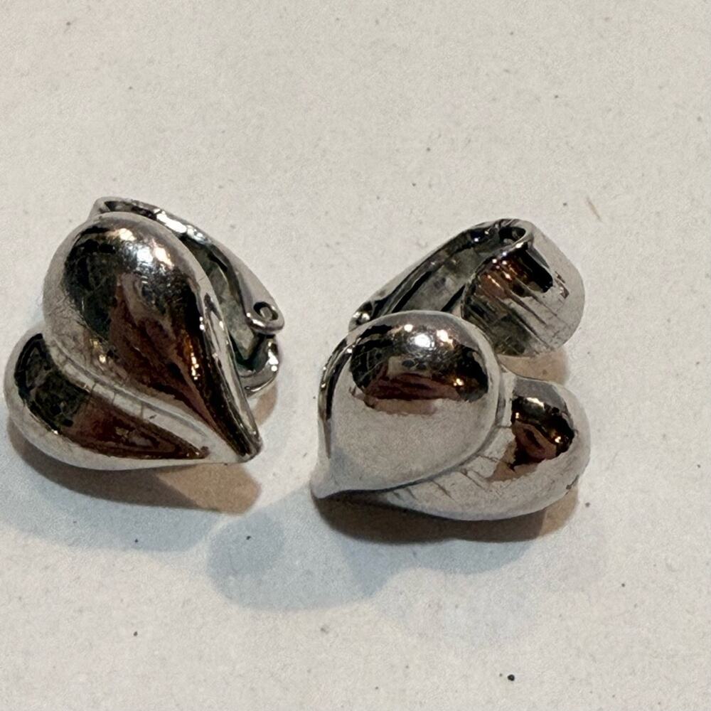 Avon Sarah Coventry Lot of Clip on Earrings Pearl And Ruby Lot of 6 - Picture 7 of 9